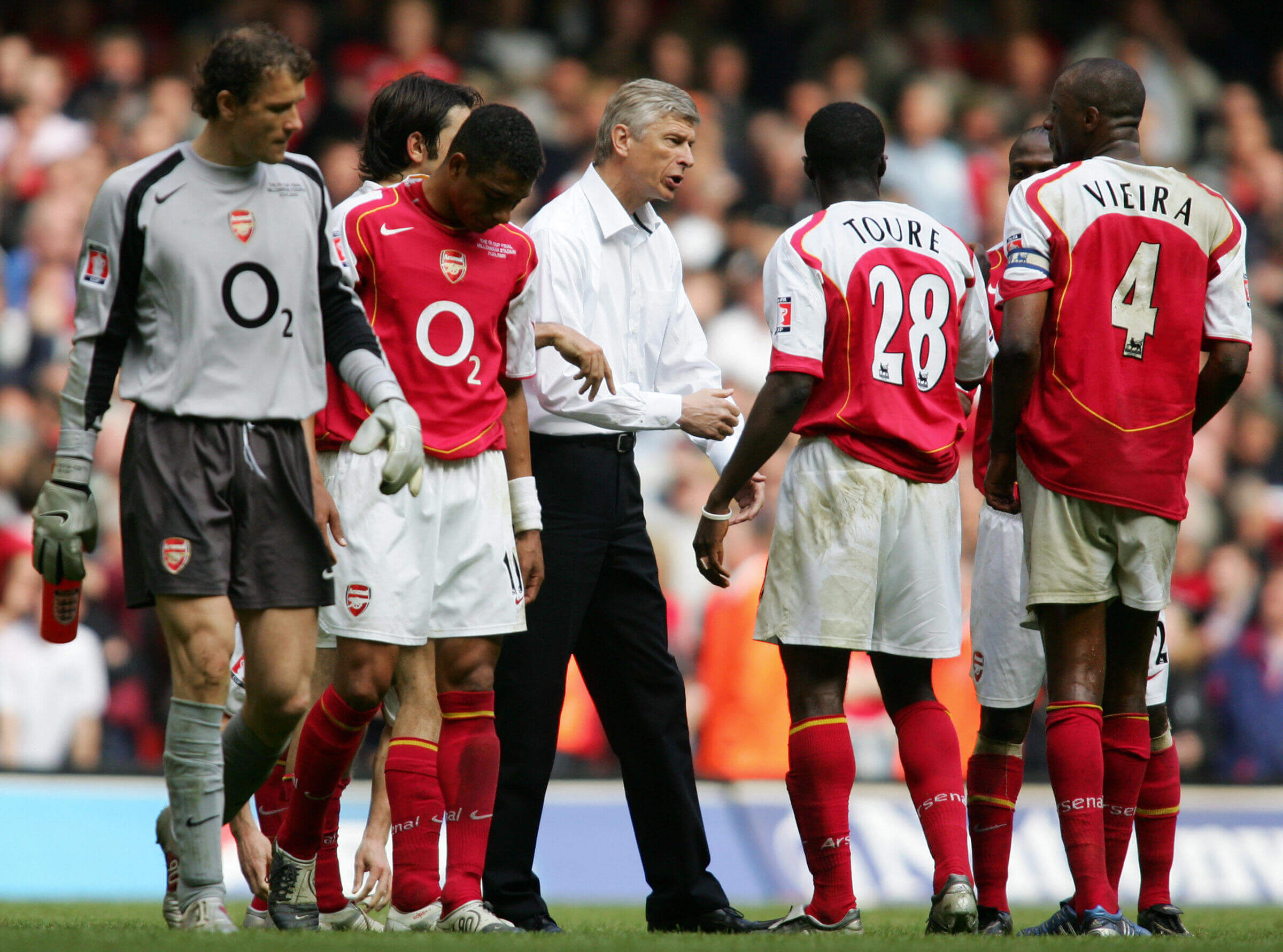 包含国际比赛日足总杯焦点战，多伦多猛龙复出首秀，震撼外界，控场能力受关注的词条