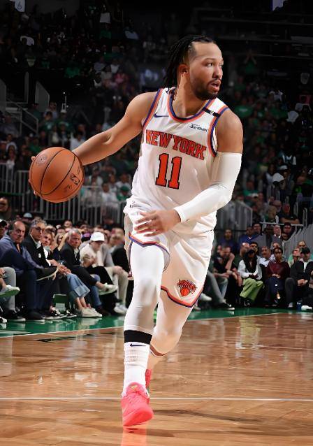 包含国际比赛日足总杯焦点战，多伦多猛龙复出首秀，震撼外界，控场能力受关注的词条