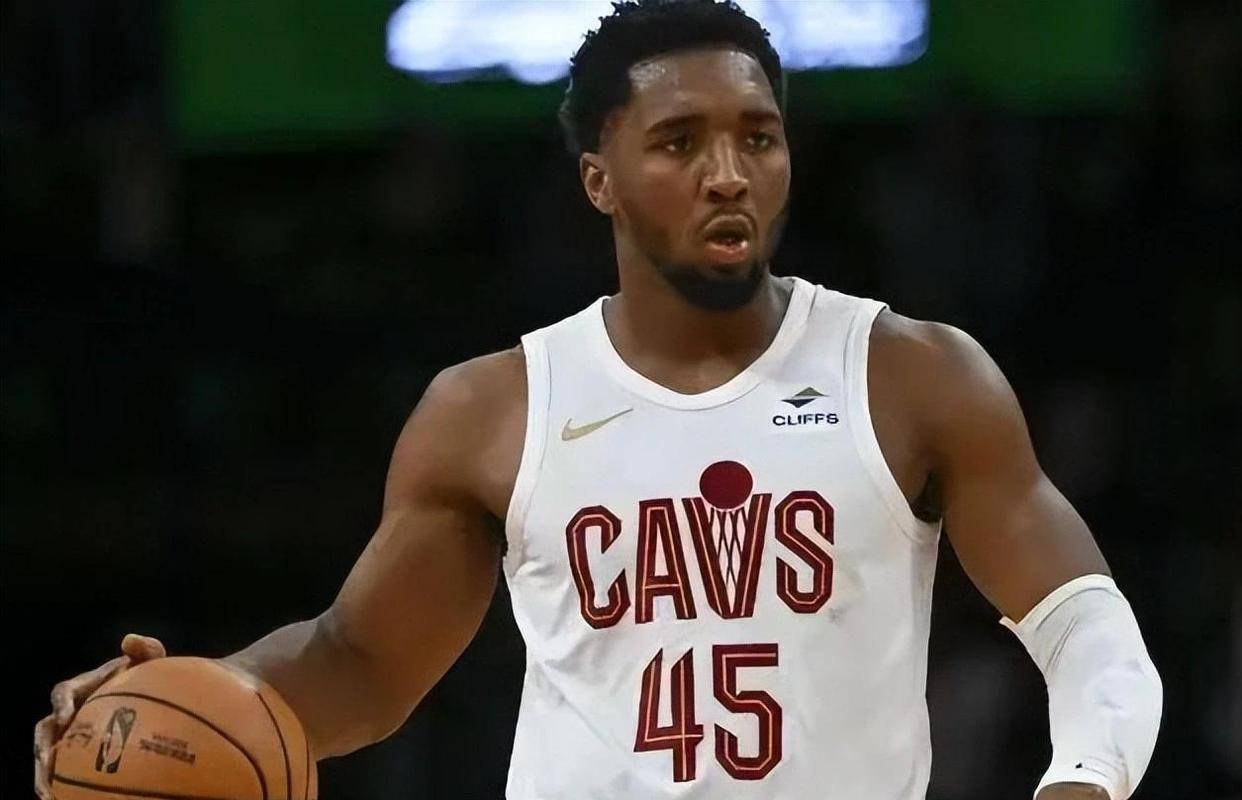 关键时刻NBA常规赛传出新动向；波特兰开拓者队长鼓劲；管理层表态：态度坚定；赛程密集仍需轮换的简单介绍